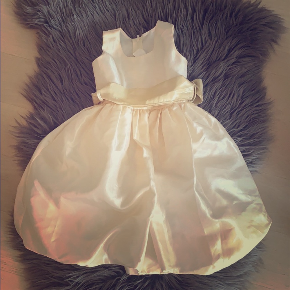 Beautiful Ivory Flower girl/communion dress size 2